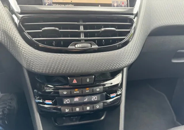 Peugeot 2008 cena 36900 przebieg: 121100, rok produkcji 2015 z Lewin Brzeski małe 529